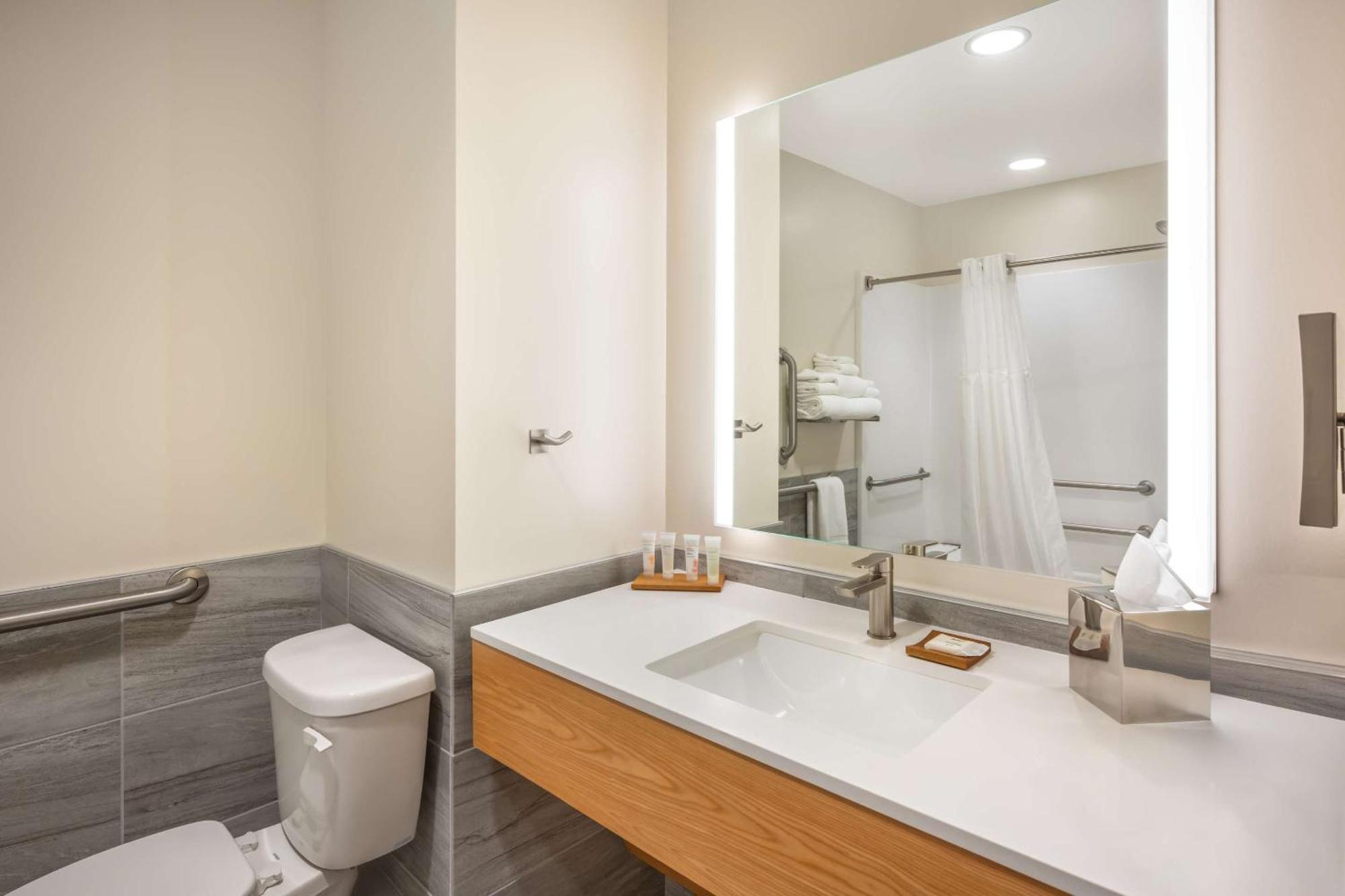 Radisson Hotel Pendleton Airport 외부 사진
