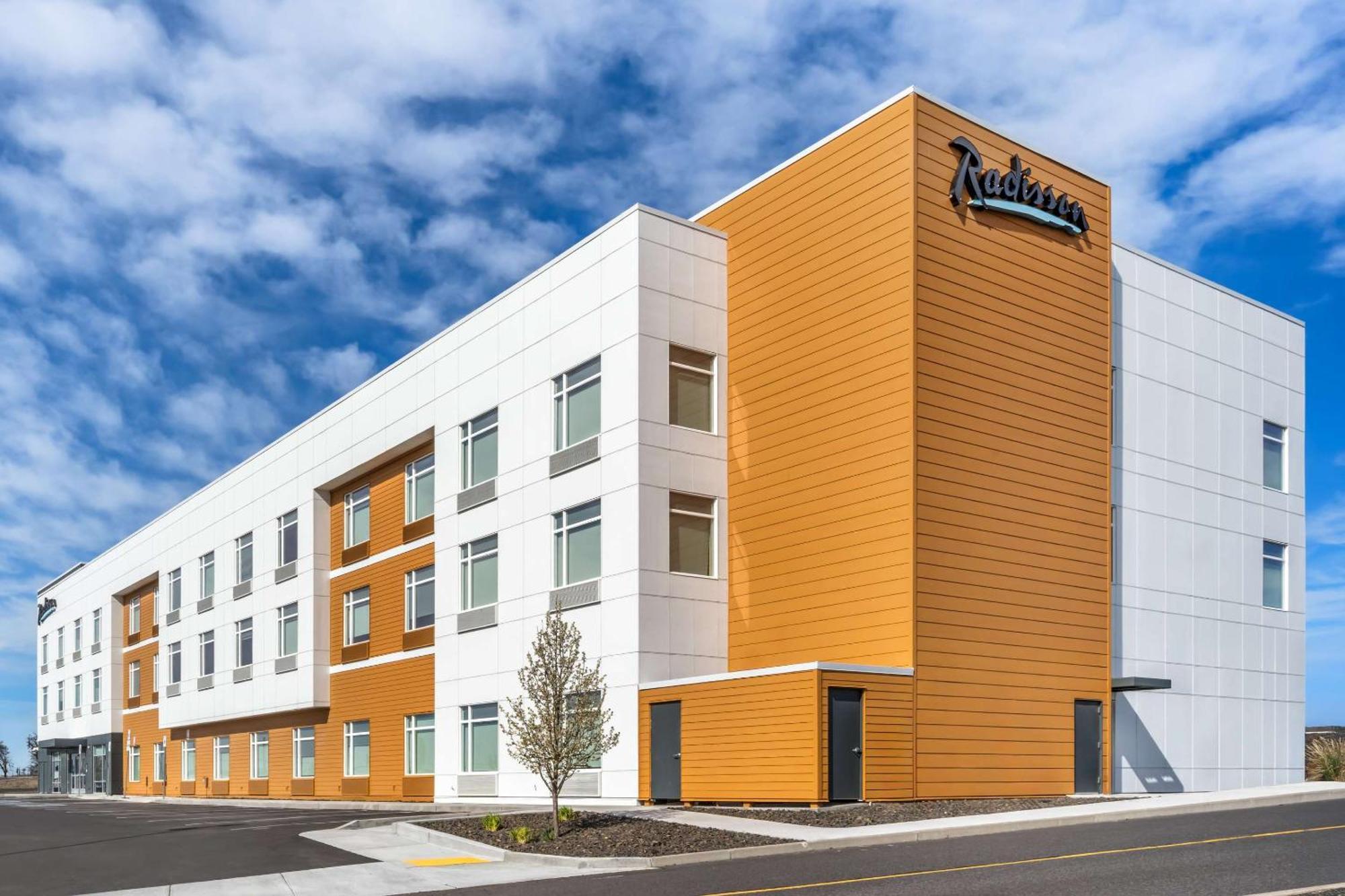 Radisson Hotel Pendleton Airport 외부 사진