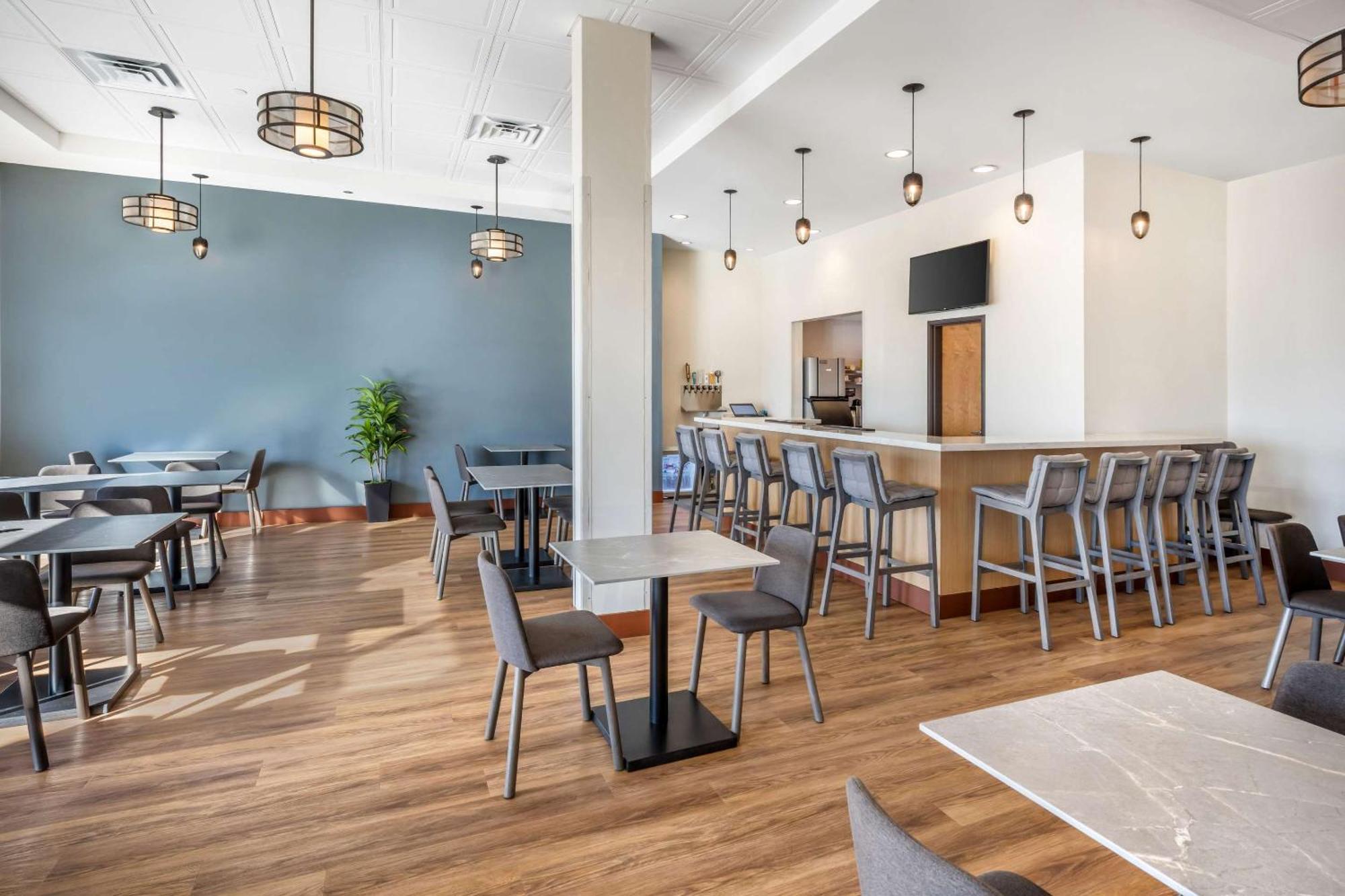 Radisson Hotel Pendleton Airport 외부 사진