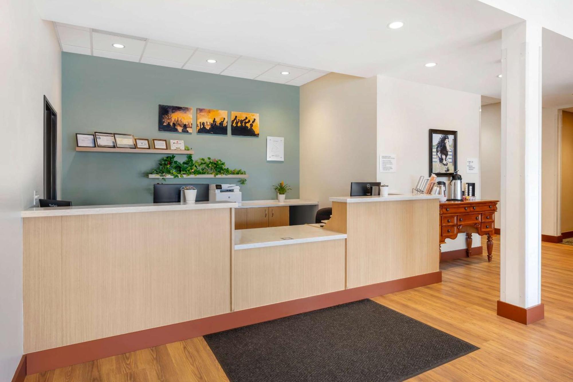 Radisson Hotel Pendleton Airport 외부 사진