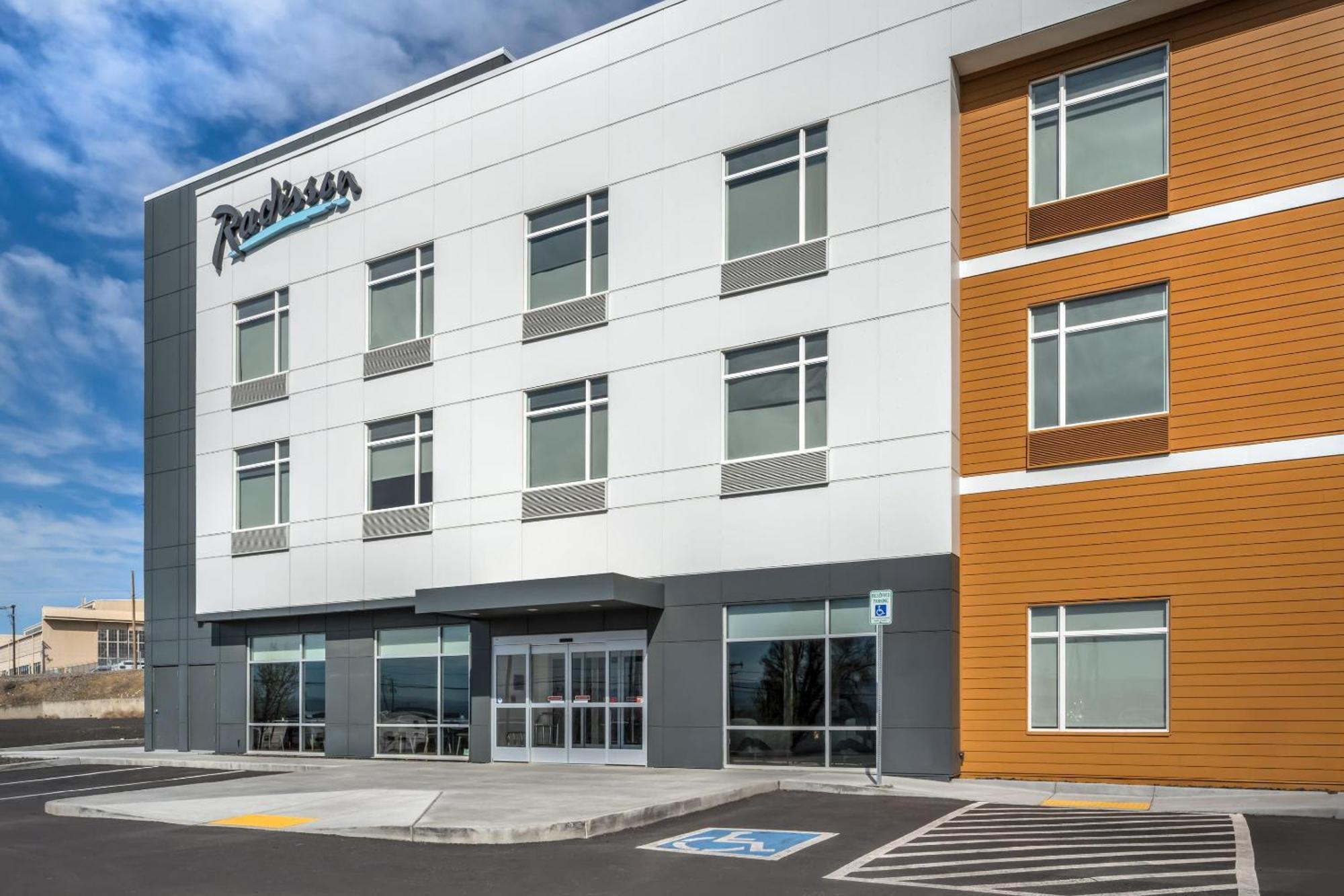 Radisson Hotel Pendleton Airport 외부 사진